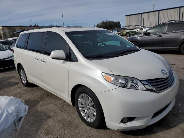 2017 Toyota Sienna XLE