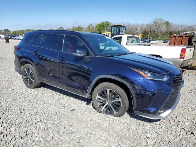 2022 Toyota Highlander XSE