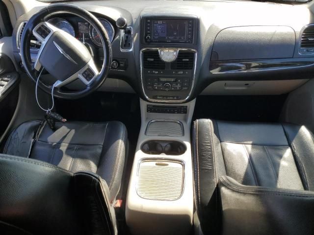 2013 Chrysler Town & Country Touring L