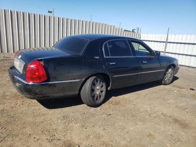 2005 Lincoln Town Car Signature Limited