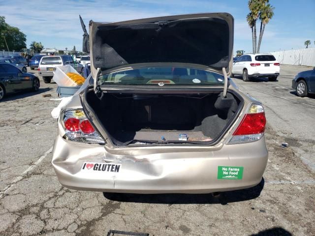 2005 Toyota Camry LE