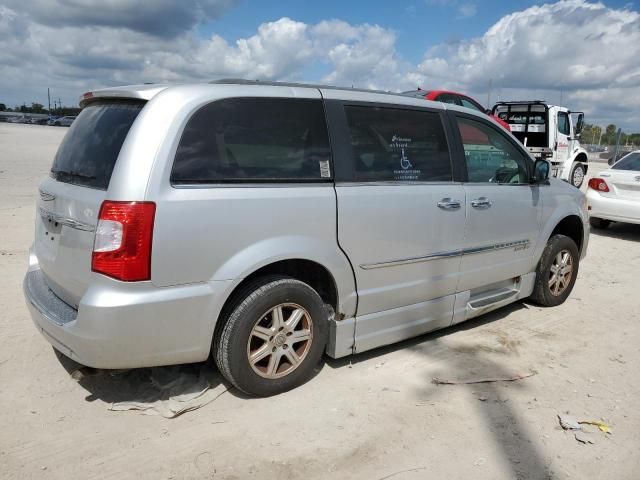 2011 Chrysler Town & Country Touring