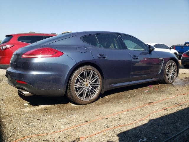 2015 Porsche Panamera 2