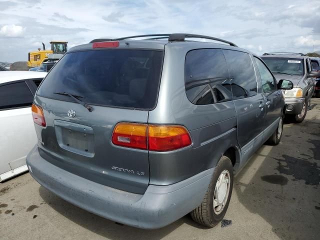 1998 Toyota Sienna LE