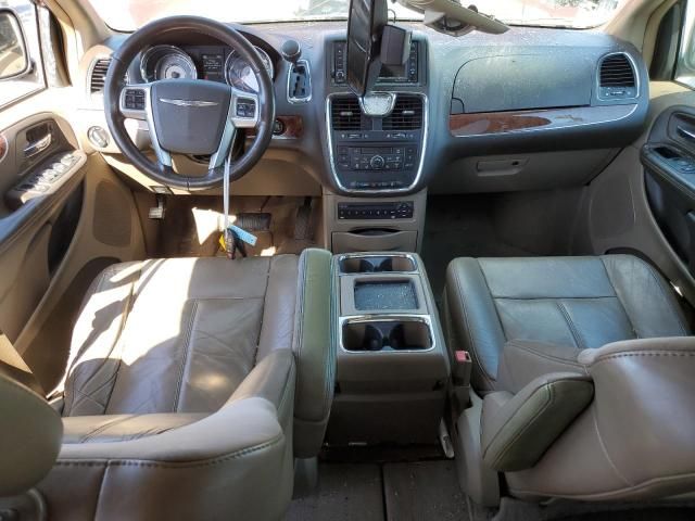 2011 Chrysler Town & Country Limited