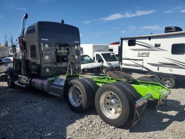 2007 Freightliner Conventional Columbia