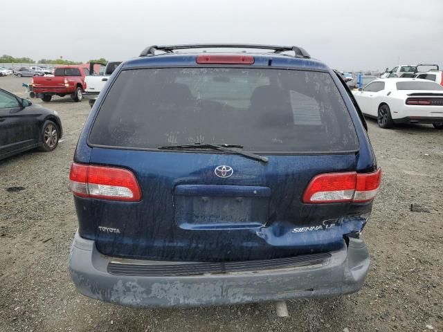 2001 Toyota Sienna LE