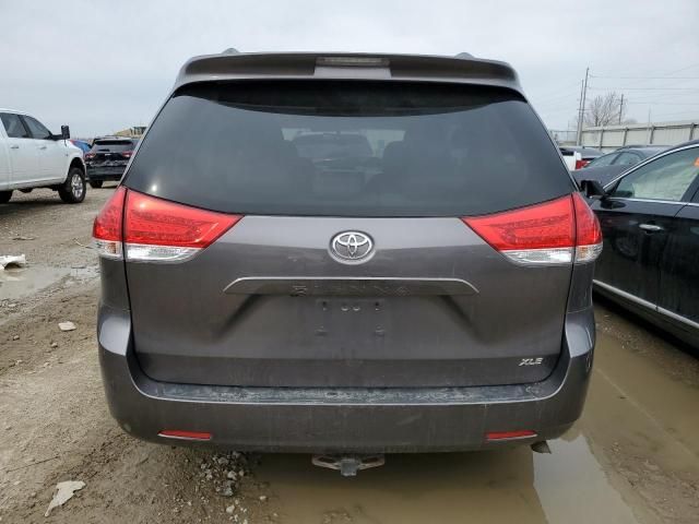 2013 Toyota Sienna XLE