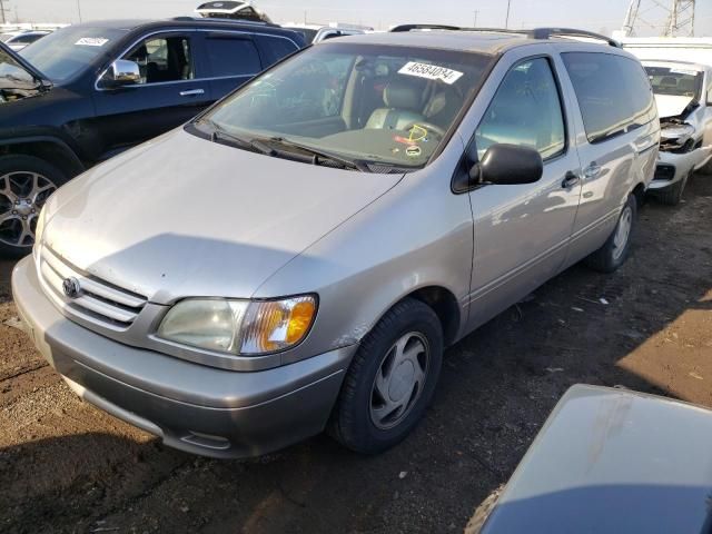 2001 Toyota Sienna LE