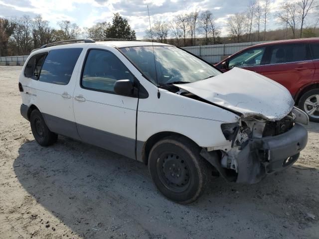 2000 Toyota Sienna CE