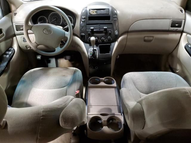 2005 Toyota Sienna CE