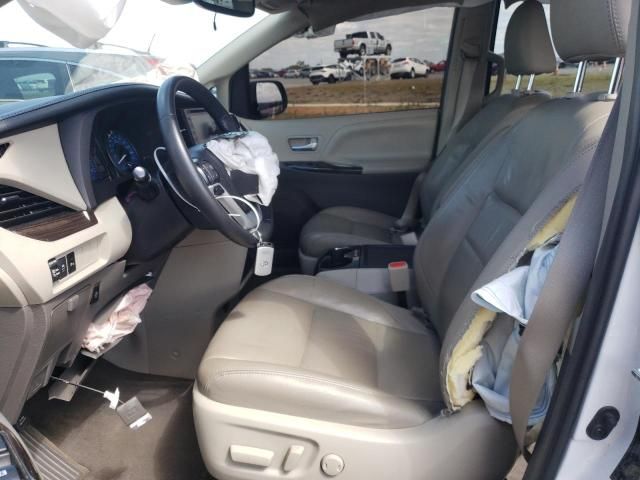 2018 Toyota Sienna XLE