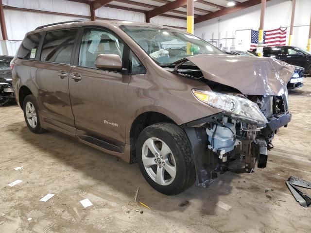 2020 Toyota Sienna LE