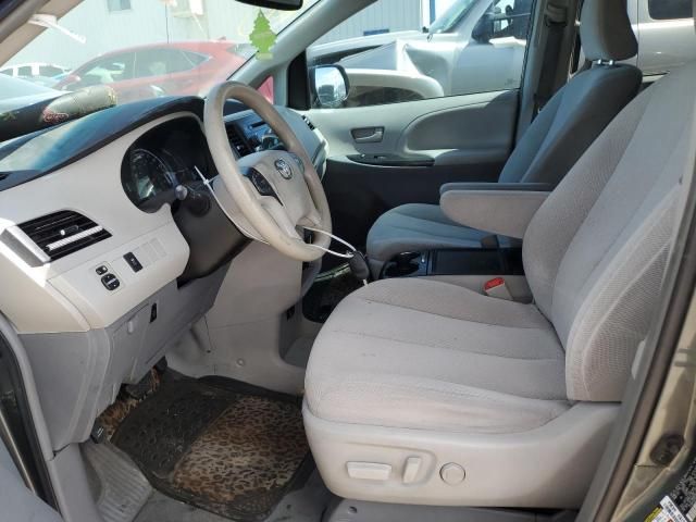 2014 Toyota Sienna LE