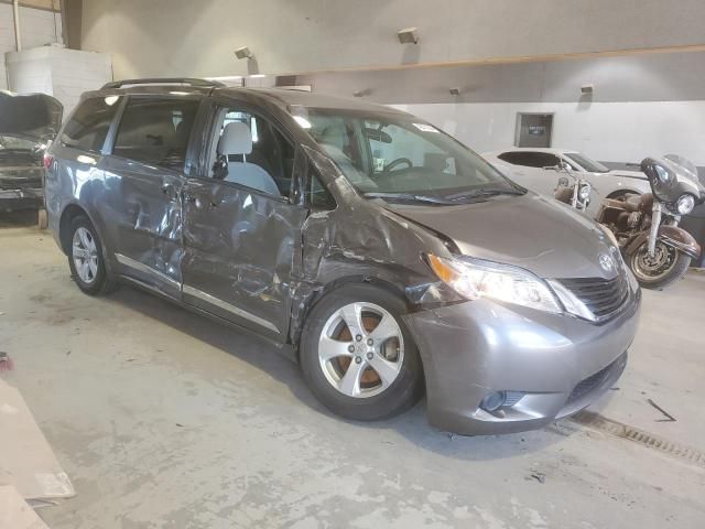 2017 Toyota Sienna LE