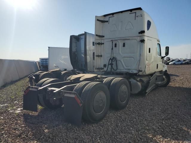 2020 Freightliner Cascadia 126