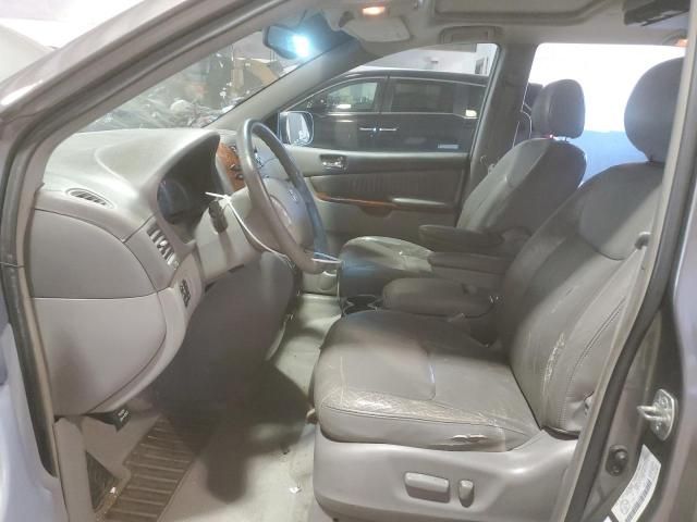 2004 Toyota Sienna XLE