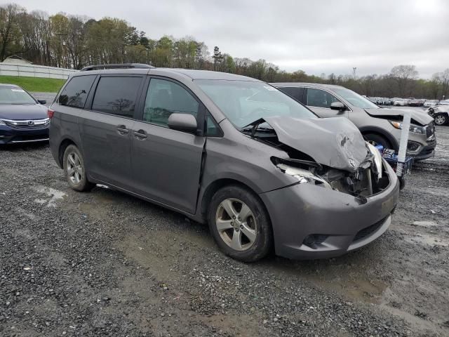 2016 Toyota Sienna LE