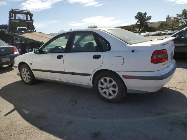 2000 Volvo S40