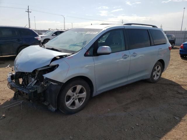 2017 Toyota Sienna LE