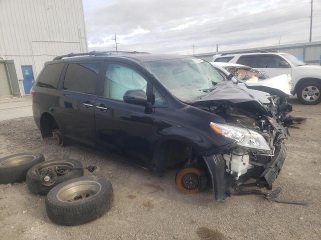 2017 Toyota Sienna XLE