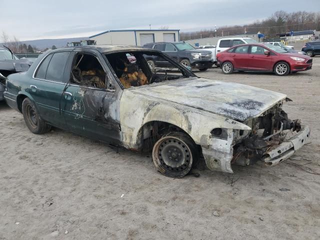 2000 Ford Crown Victoria