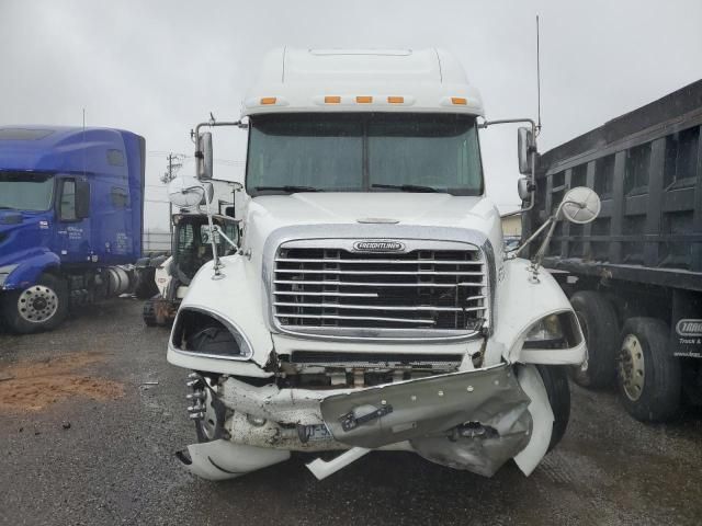 2005 Freightliner Conventional Columbia