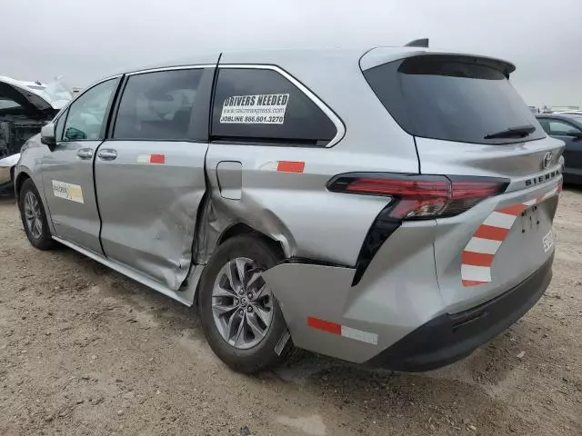 2021 Toyota Sienna LE