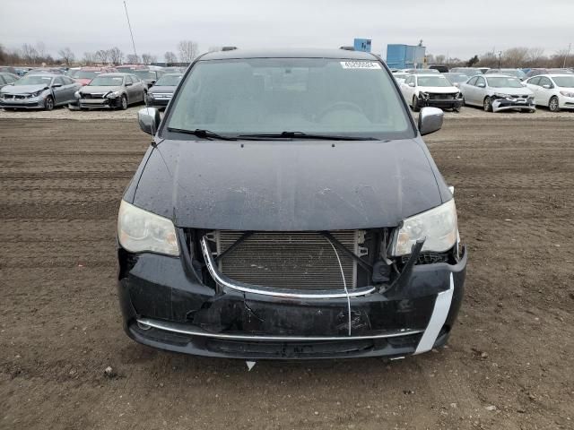 2011 Chrysler Town & Country Touring L