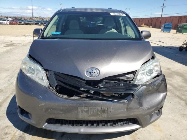 2014 Toyota Sienna LE