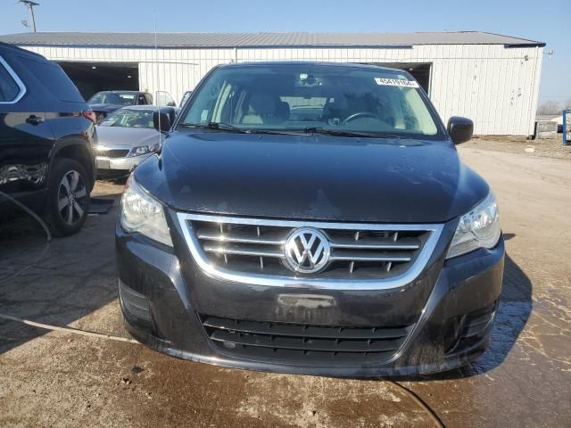 2013 Volkswagen Routan SE