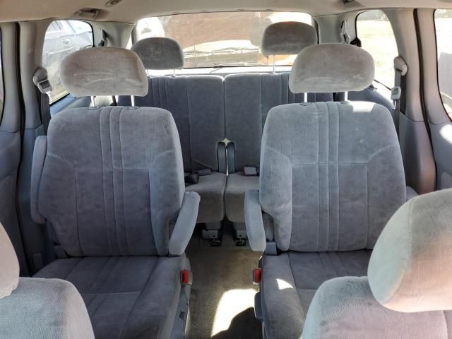 2002 Toyota Sienna LE