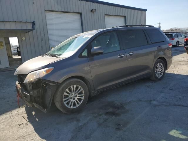 2014 Toyota Sienna XLE