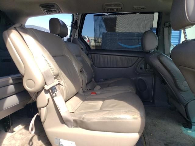 2005 Toyota Sienna XLE