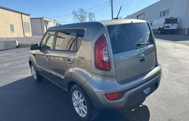 2013 KIA Soul +