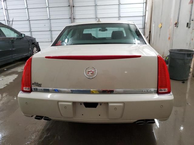 2011 Cadillac DTS Luxury Collection