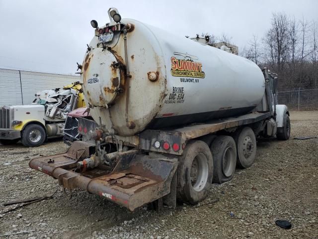 2012 Freightliner Conventional Coronado 122