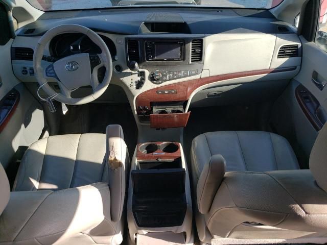 2014 Toyota Sienna XLE