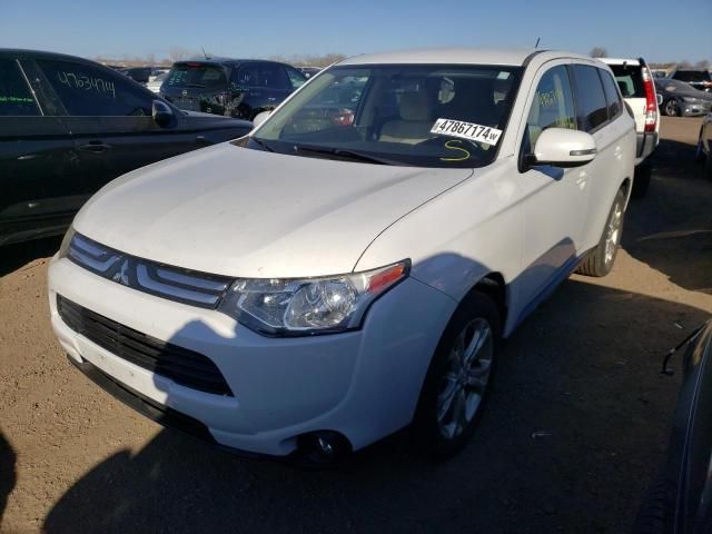 2014 Mitsubishi Outlander SE