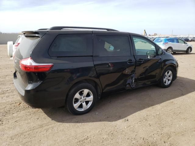 2015 Toyota Sienna LE