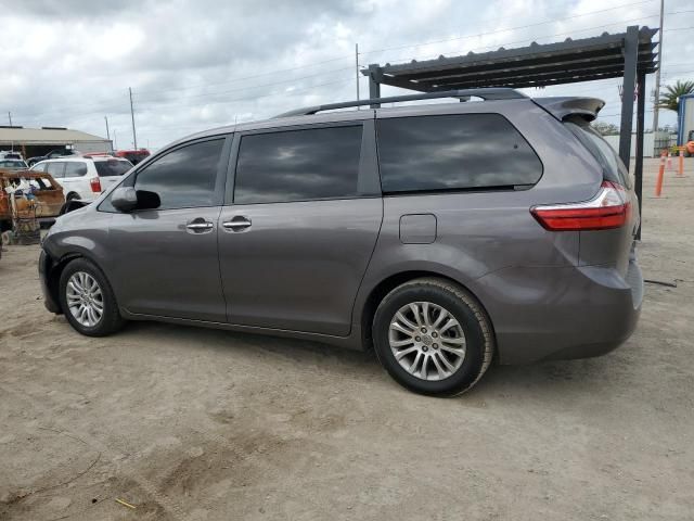 2016 Toyota Sienna XLE