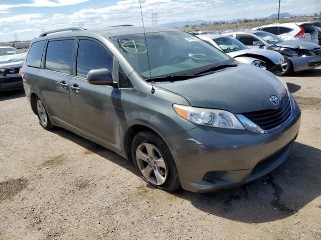 2014 Toyota Sienna LE