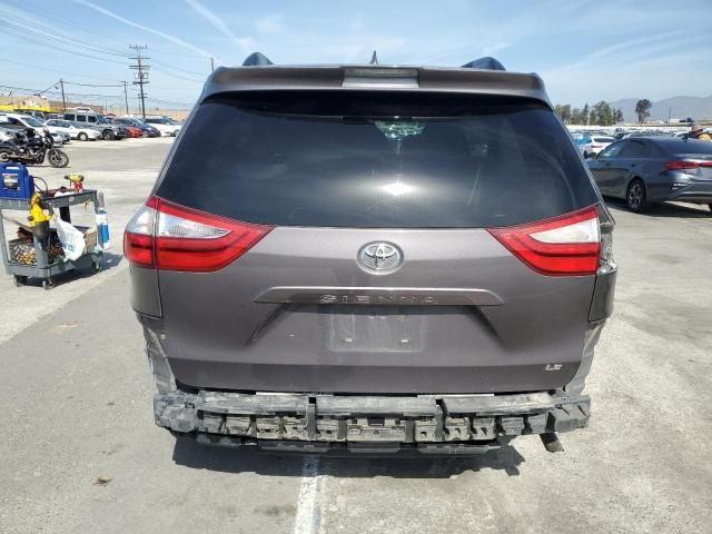 2018 Toyota Sienna LE