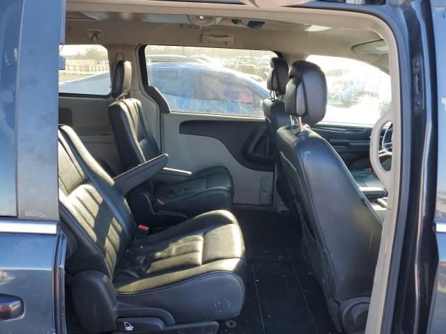 2013 Chrysler Town & Country Touring