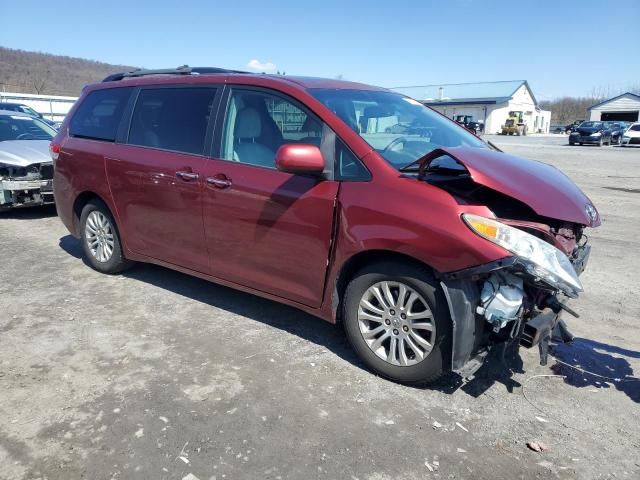 2012 Toyota Sienna XLE