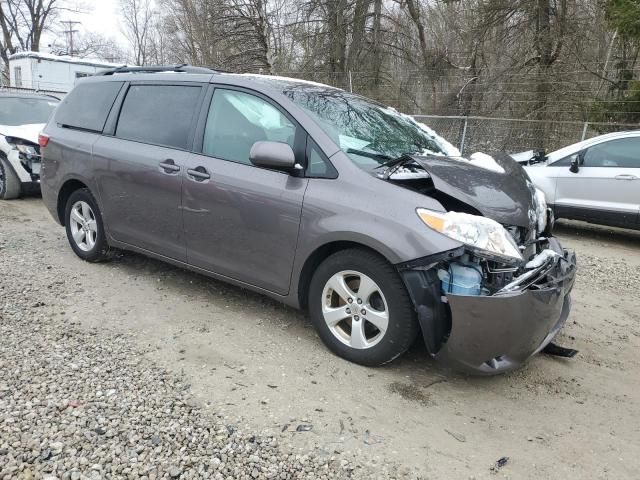 2015 Toyota Sienna LE