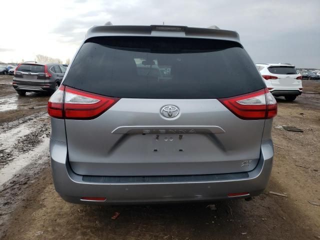 2018 Toyota Sienna XLE