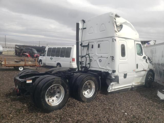 2022 Freightliner Cascadia 126