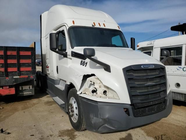 2020 Freightliner Cascadia 126