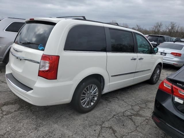 2013 Chrysler Town & Country Touring L